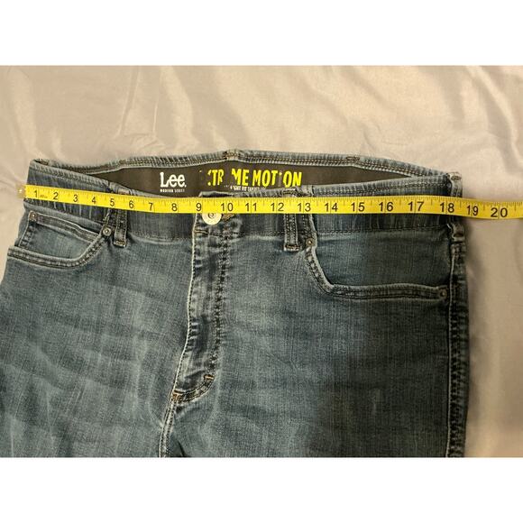 LEE MODERN SERIES STRAIGHT FIT TAPERED LEG DARK WASH JEANS - SIZE 36x32 - Picture 6 of 8